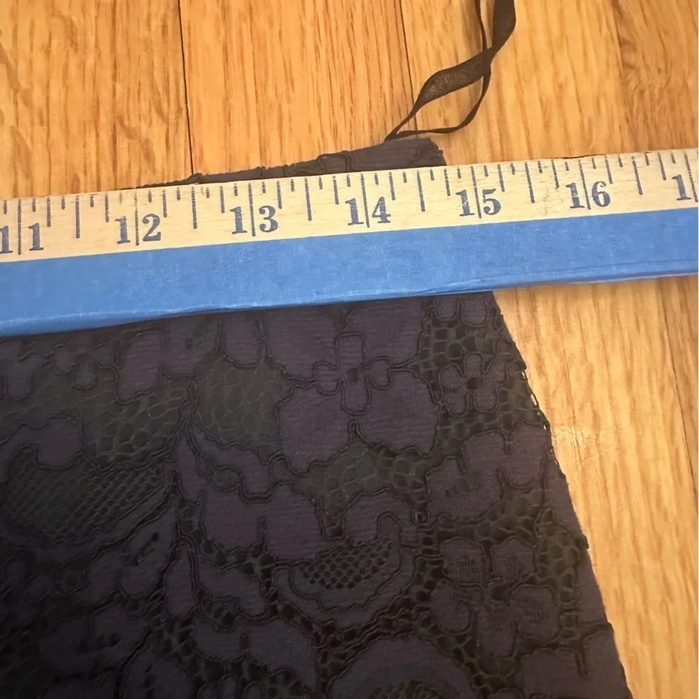 Tory Burch Size 4  Lace Pencil Skirt Scalloped Embroidered Floral Slit @